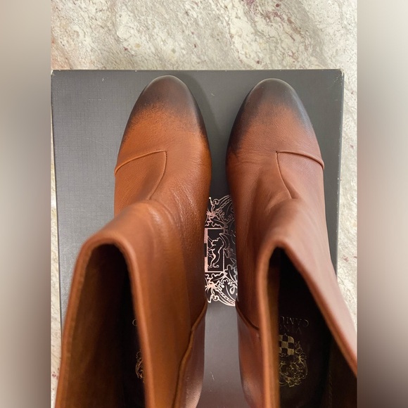 Vince Camuto Hadley, Size 9.5, New Caramel, Oil Sheep, in box - Picture 7 of 8